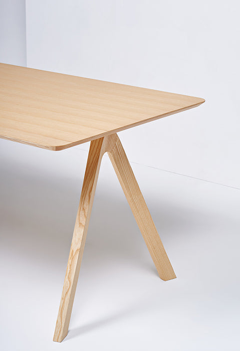 UFFICI TABLE 梣木實木長桌