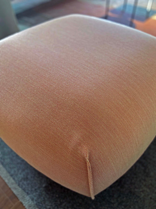 Brioni Pouf 島嶼椅凳 中尺寸 (M) / 粉色紡織布料 ( 台中展示優品 )