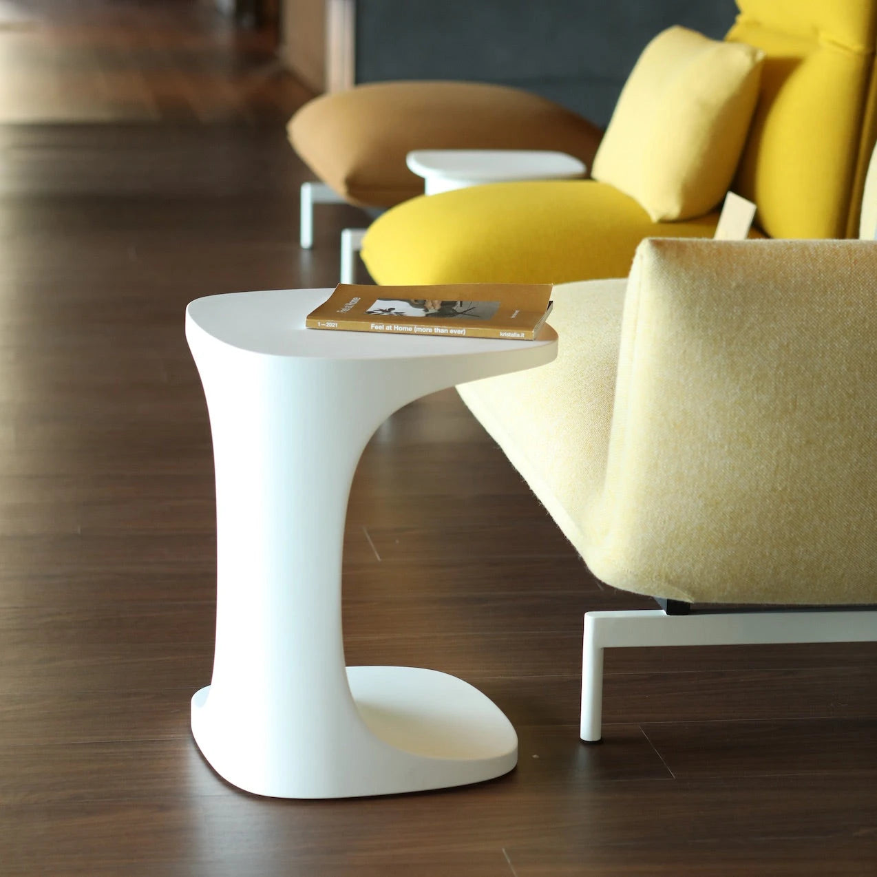 Font Occasional Table 方特邊桌 - 塑料款 -  Kristalia