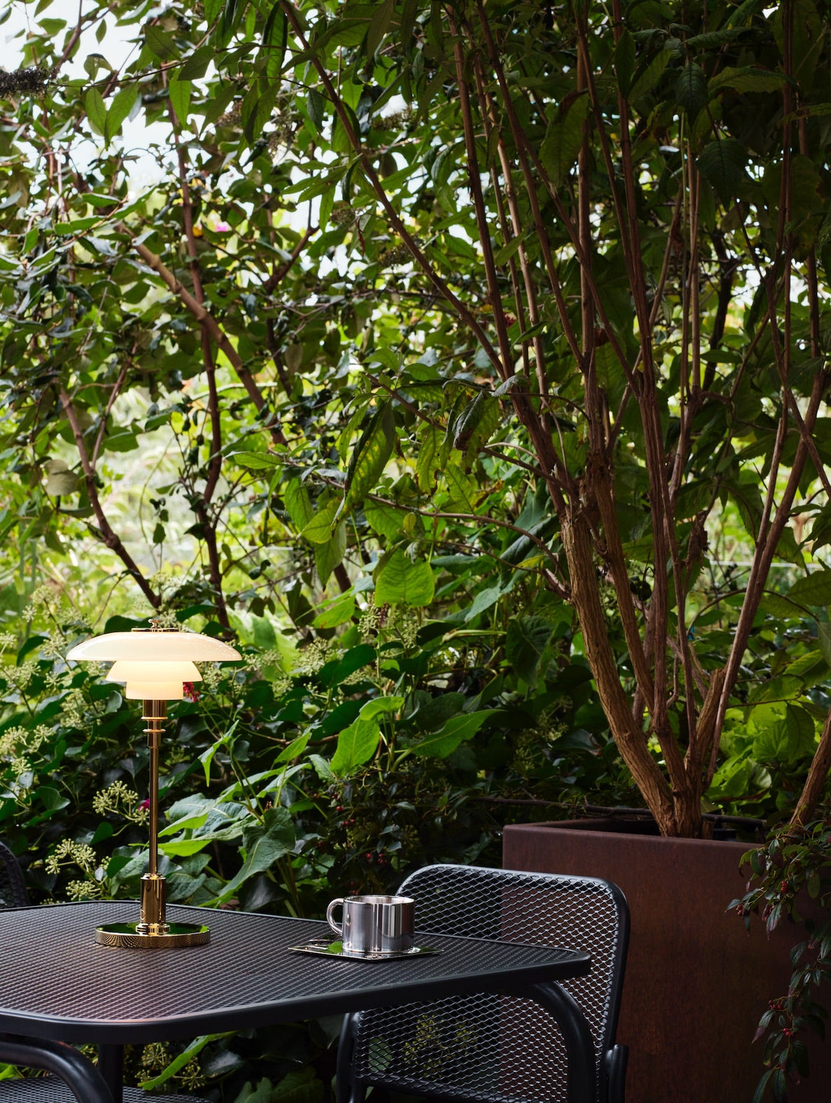 北歐．無線充電檯燈推薦：Louis Poulsen PH 2/1 Portable 可攜式桌燈-29