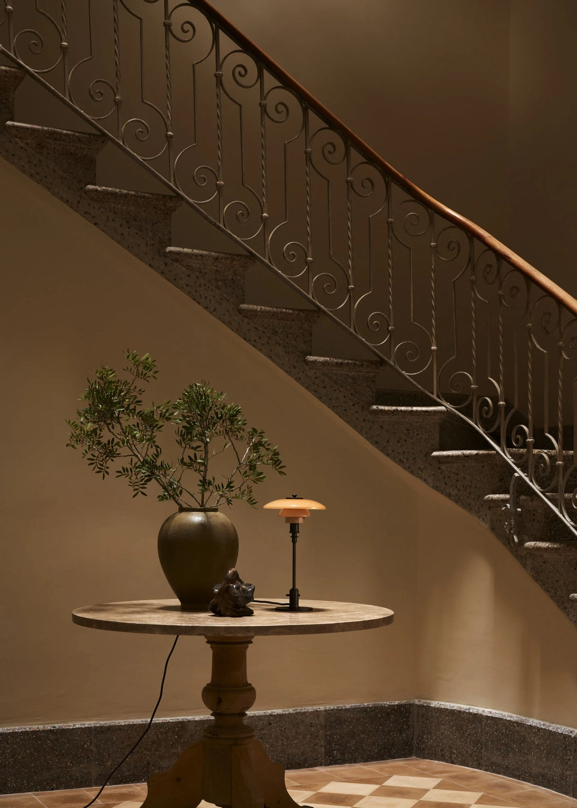 北歐桌燈推薦：Louis Poulsen PH 2/1 桌燈．2024 年度限量款-12