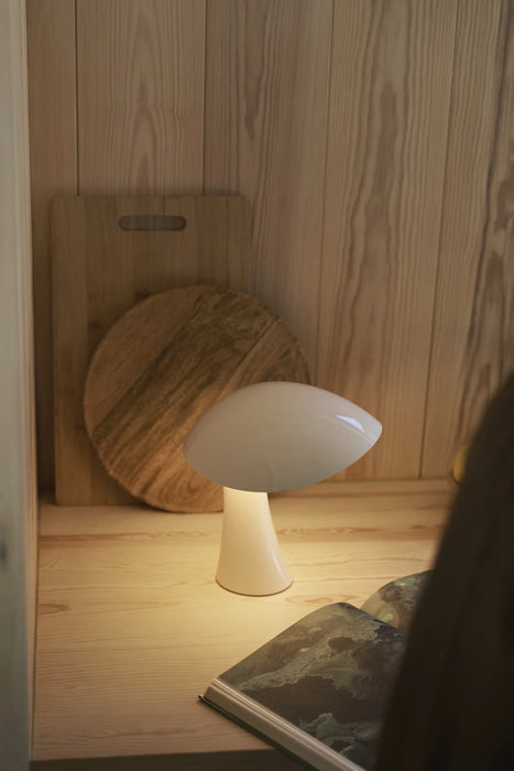 Rumee Portable Lamp 無線桌燈 Louis Poulsen 居雅堂 JYT Design