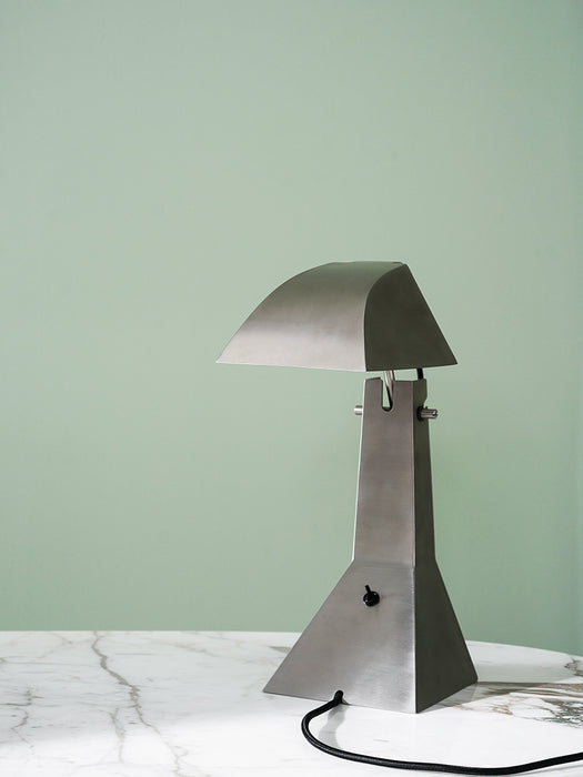 E63 Table Lamp 桌燈