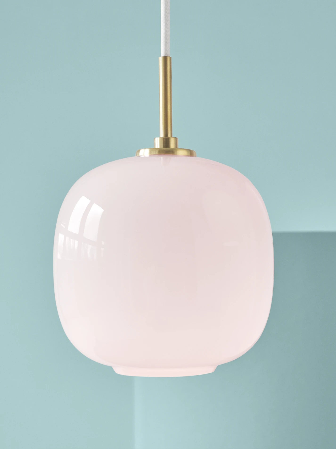 床頭燈．北歐吊燈推薦：Louis Poulsen VL45 Pale Rose 系列-4