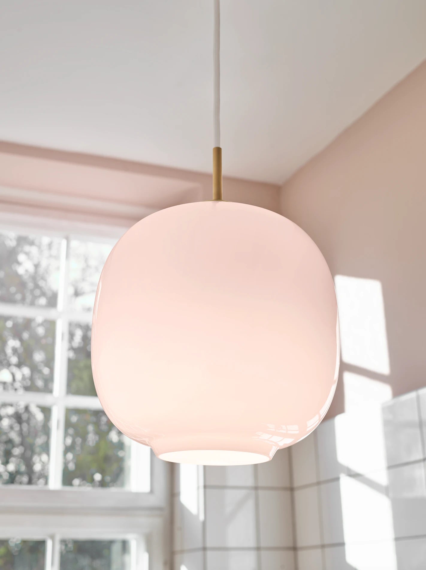 床頭燈．北歐吊燈推薦：Louis Poulsen VL45 Pale Rose 系列-8