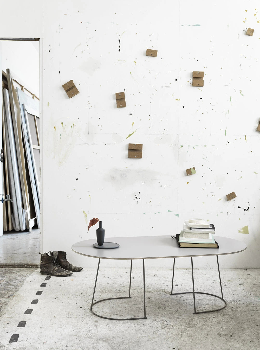 Airy Coffee Table 空氣美學邊桌 半圓款式 Muuto 居雅堂 JYT Design