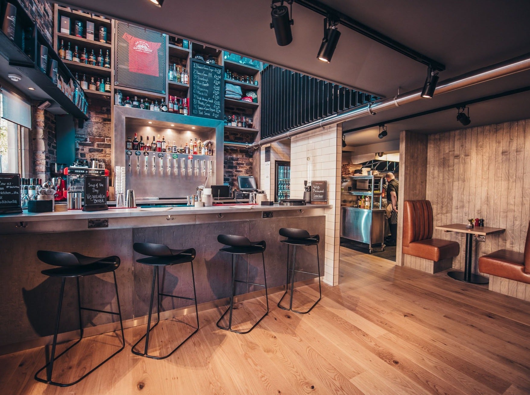 BCN Slide Base 中島椅 座高 66cm -  Kristalia 居雅堂 JYT Design