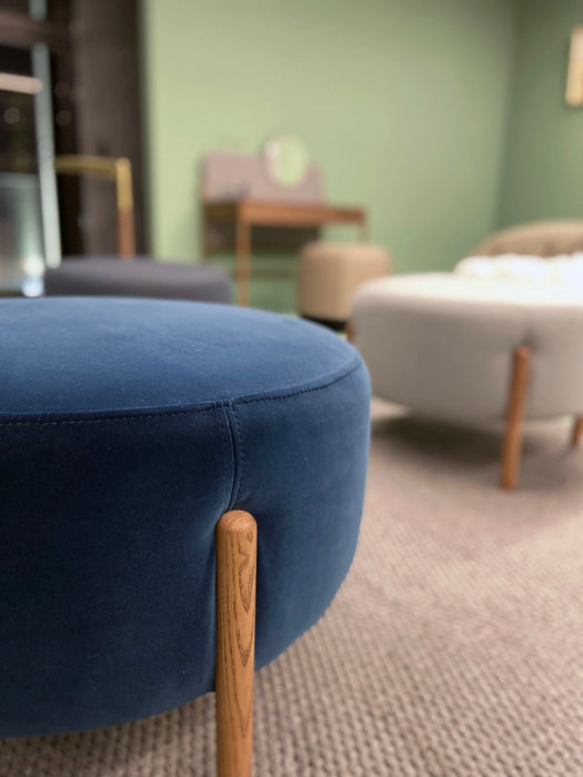 Bolzan Flag Pouf 椅凳  坐墊款 / 深藍色紡織椅座 胡桃木椅腳  ( 台中展示優品 ) Bolzan 居雅堂 JYT Design