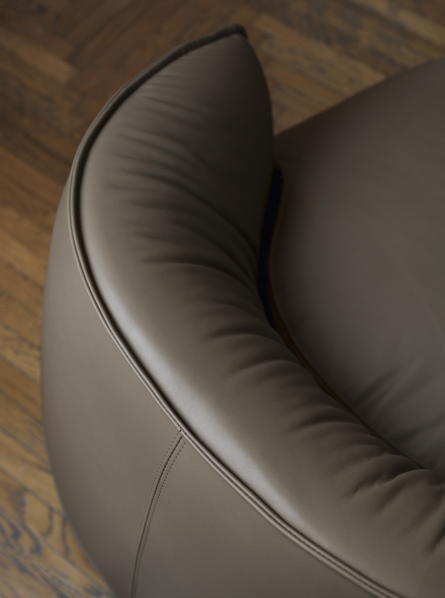 Brioni Sofa 島嶼沙發 大休閒扶手椅 3