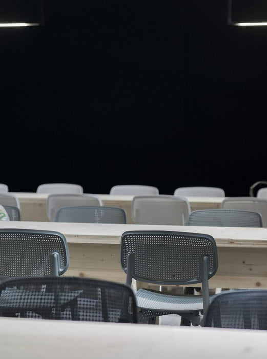Colander Stackable Stool 濾網可堆疊吧台椅 座高 76cm Kristalia 居雅堂 JYT Design