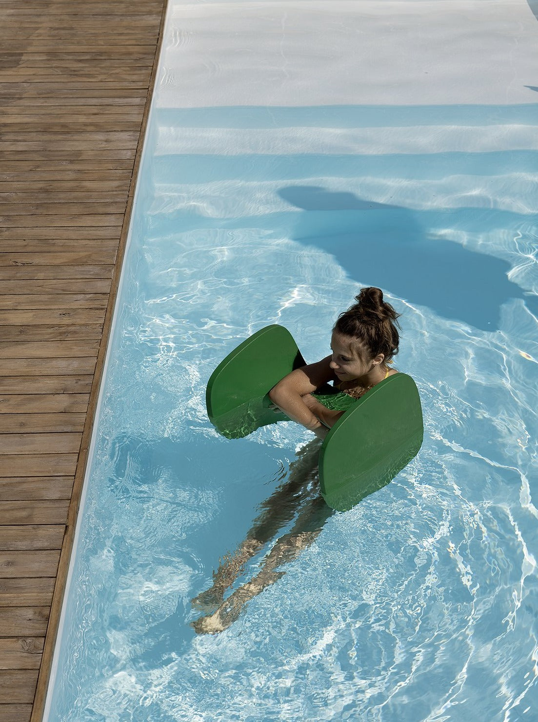 沙沙發邊桌推薦: 義大利 Kristalia Font 邊桌塑料款 - 3