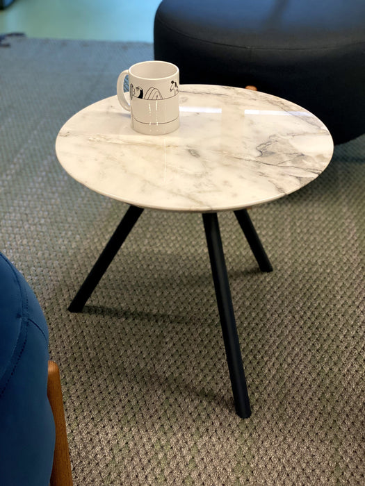 Jill Table 吉兒小邊桌 / 白色大理石桌面 暗藍色桌腳 ( 台中展示優品 ) Bolzan 居雅堂 JYT Design