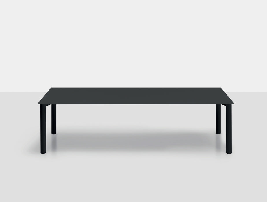 Bodoni Table 固定桌