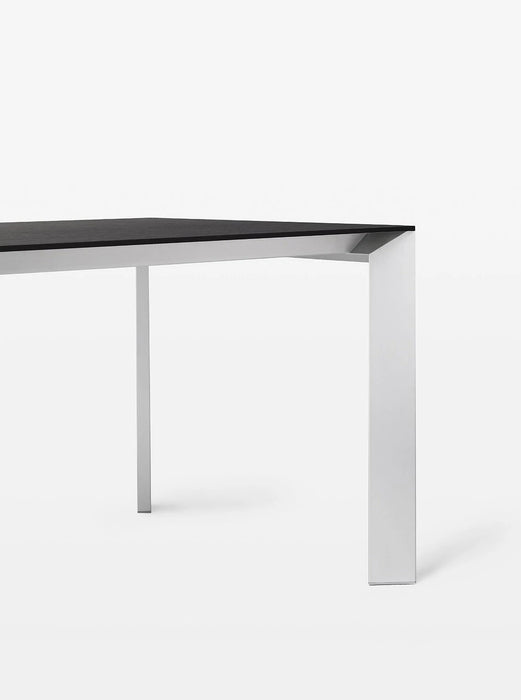 Nori Table 斜角岩板餐桌．固定桌 -  Kristalia