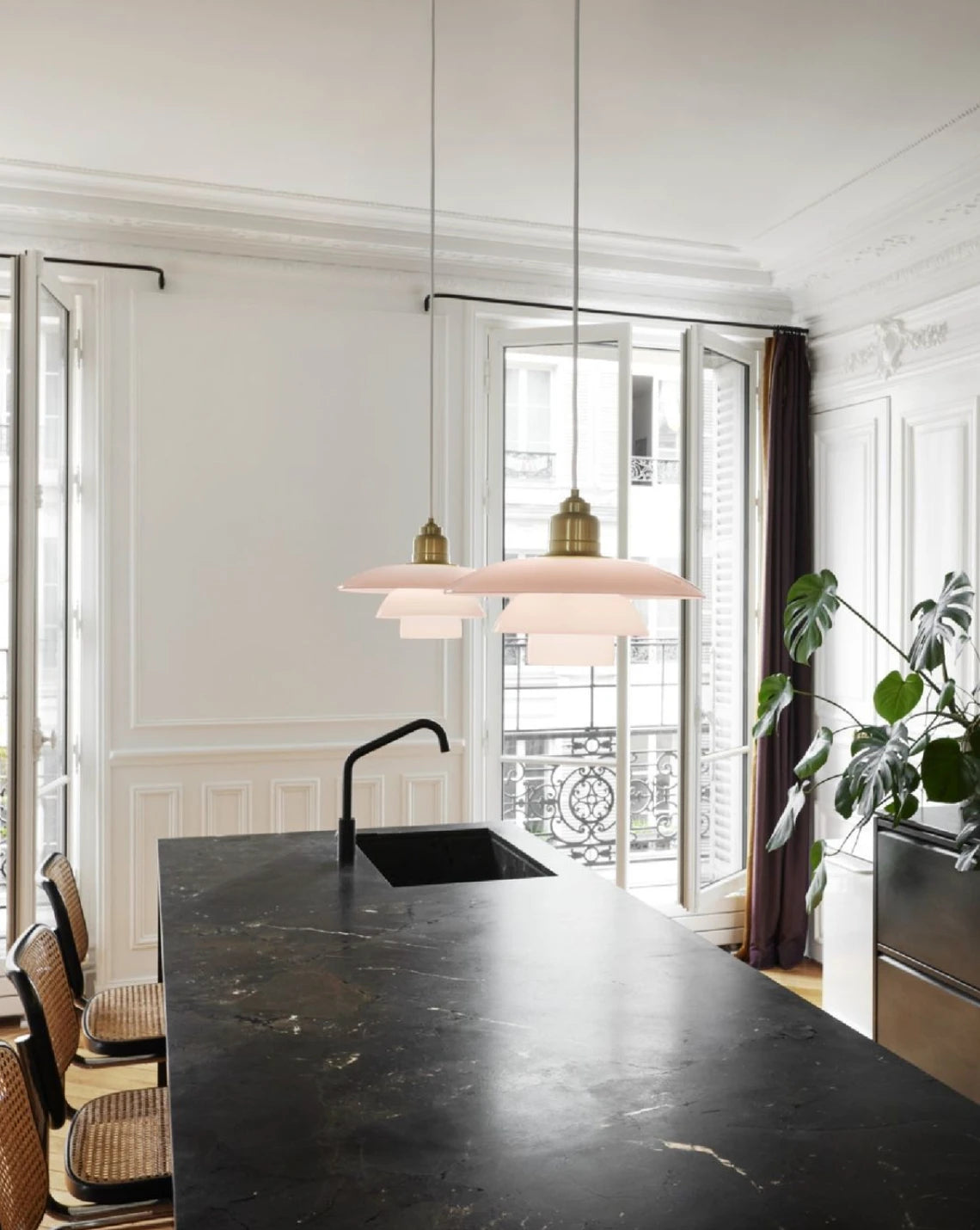 PH 3½-3 Pale Rose Brass 淡粉玫瑰色玻璃黃銅吊燈 | 2022 米蘭展限定款 Louis Poulsen 居雅堂 JYT Design