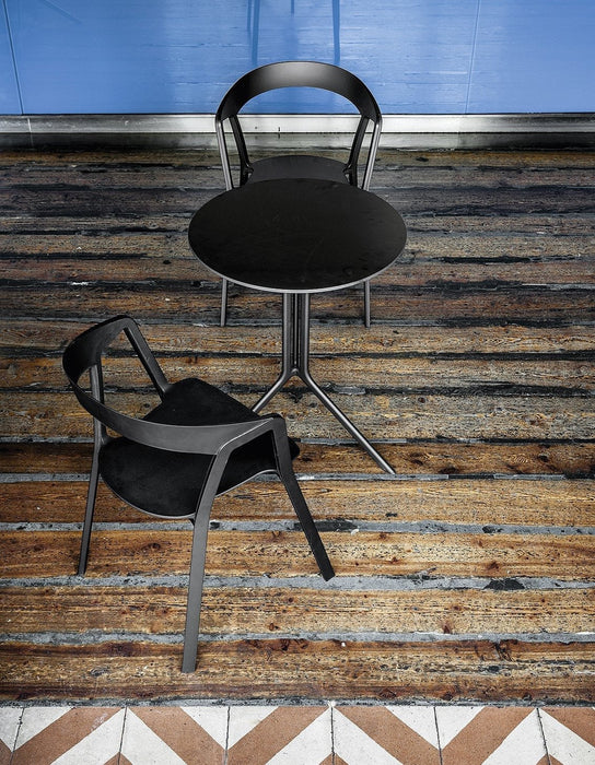 Poule 圓桌 · 方桌 單腳款 -  Kristalia