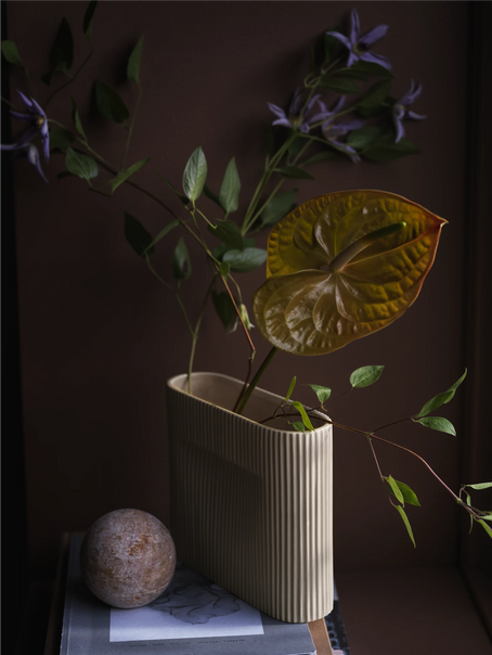 Ridge Vase 山脊陶瓷花瓶．花器 -  Muuto 居雅堂 JYT Design