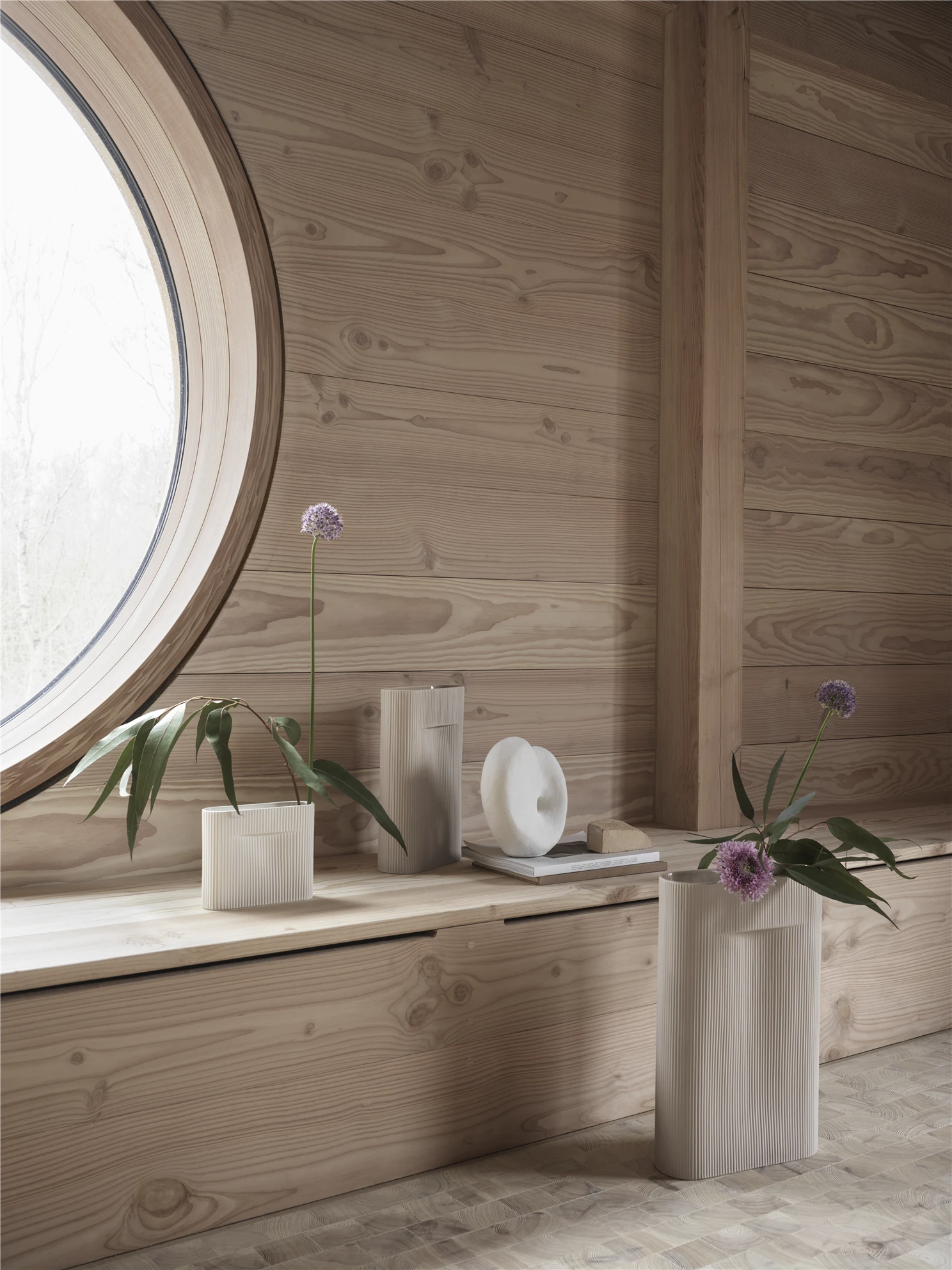 Ridge Vase 山脊陶瓷花瓶．花器 -  Muuto 居雅堂 JYT Design