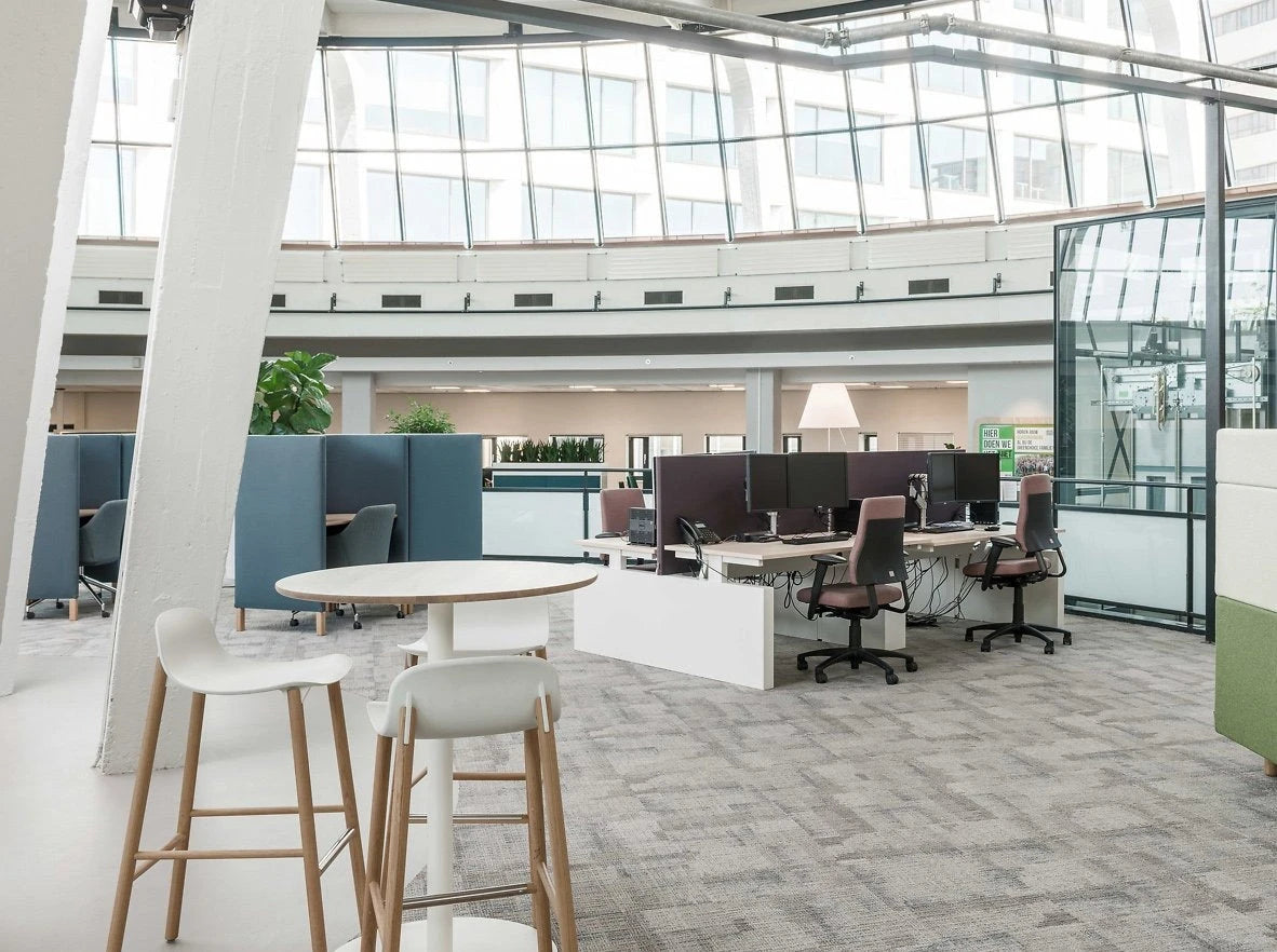 Sharky Stool 鯊魚吧台椅 - 低背款 / 木腳 / 座高 76cm Kristalia 居雅堂 JYT Design