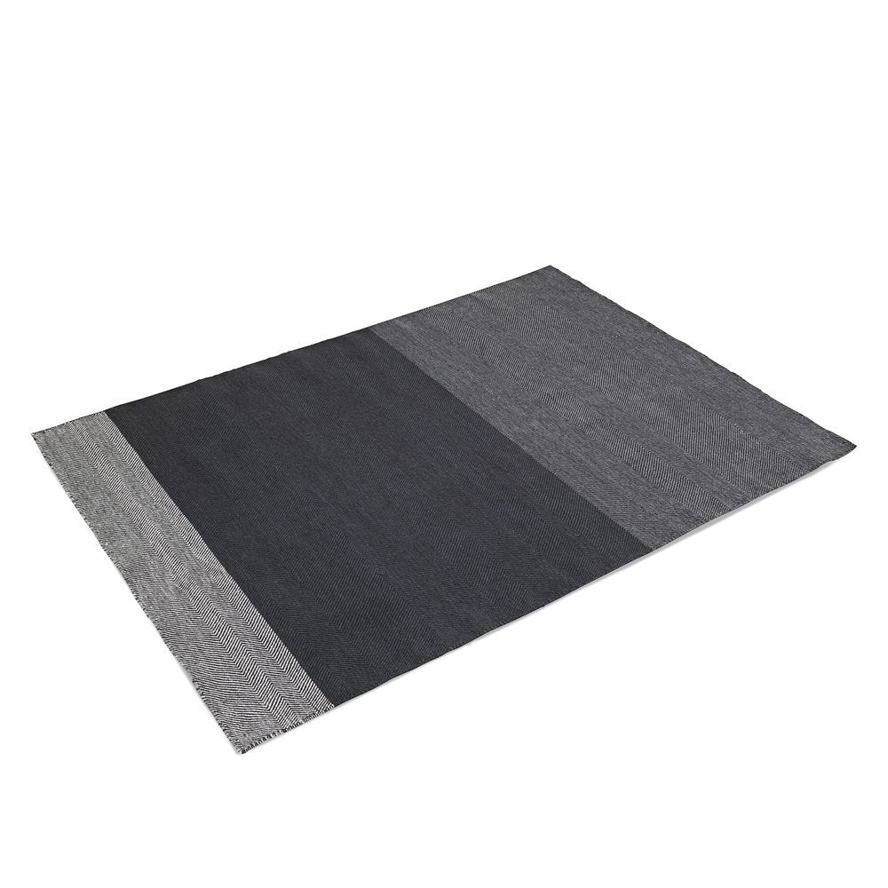 地毯推薦．北歐家具品牌 Muuto Varjo 深灰